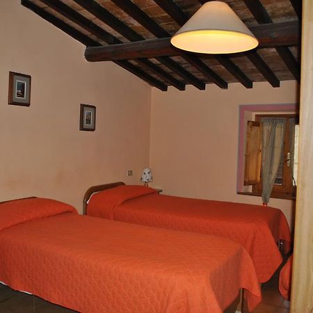Hotel Il Gatto E La Volpe Gambassi Terme Zimmer foto